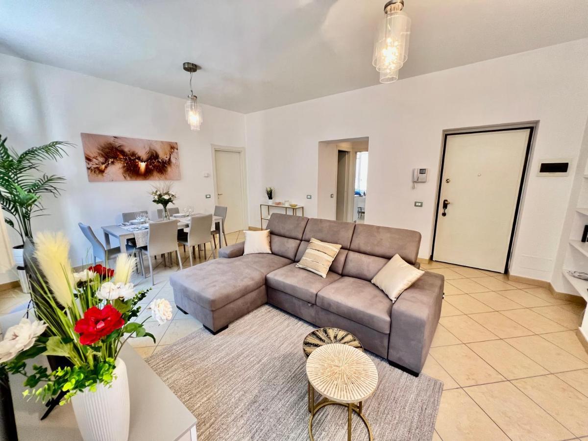 Divina Luxury Apartment With Jacuzzi Near The Lake Como Eksteriør bilde